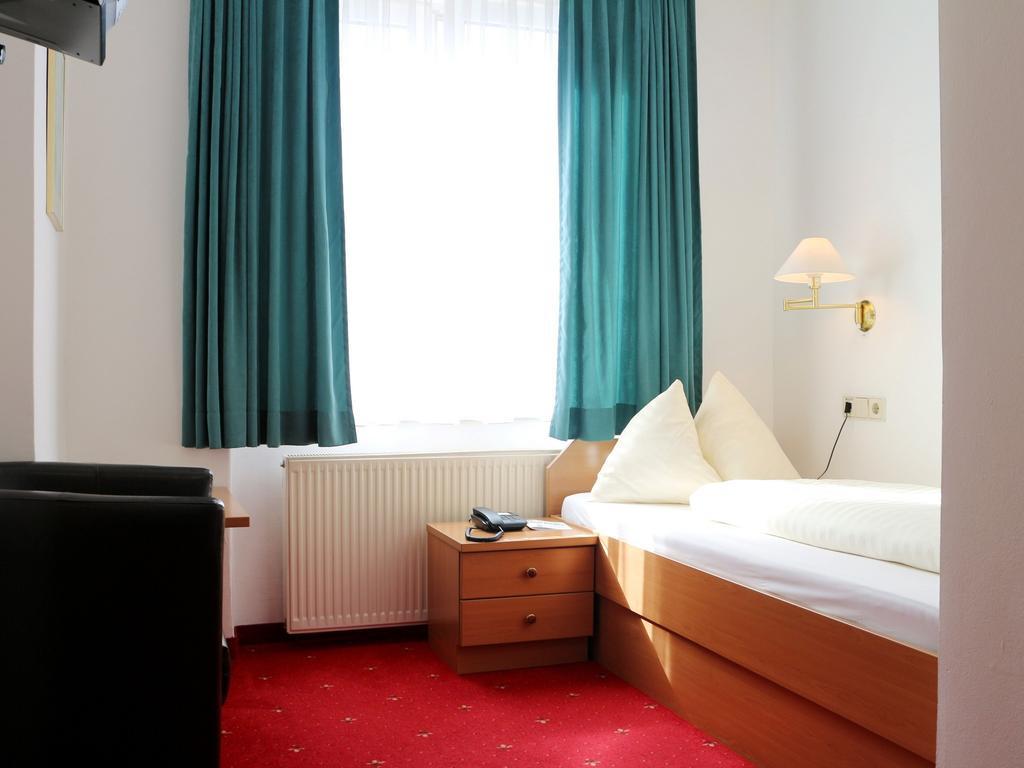 Hotel Gasthof Kasino Villach Værelse billede