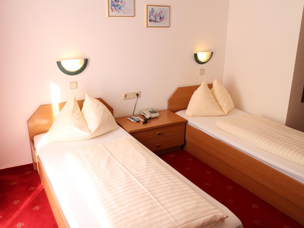 Hotel Gasthof Kasino Villach Værelse billede