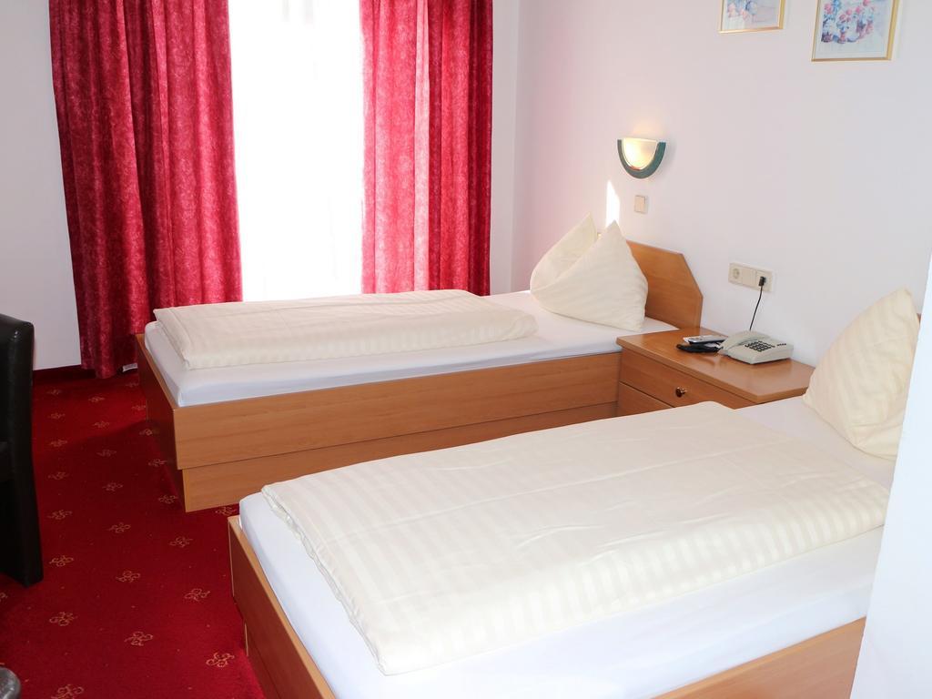 Hotel Gasthof Kasino Villach Værelse billede