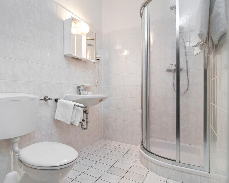 Hotel Gasthof Kasino Villach Værelse billede